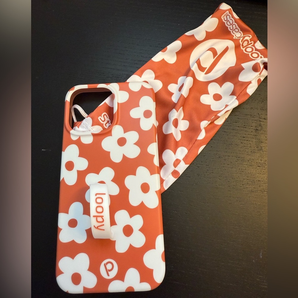 Never Used iPhone 15 Pro Max Loopy Case